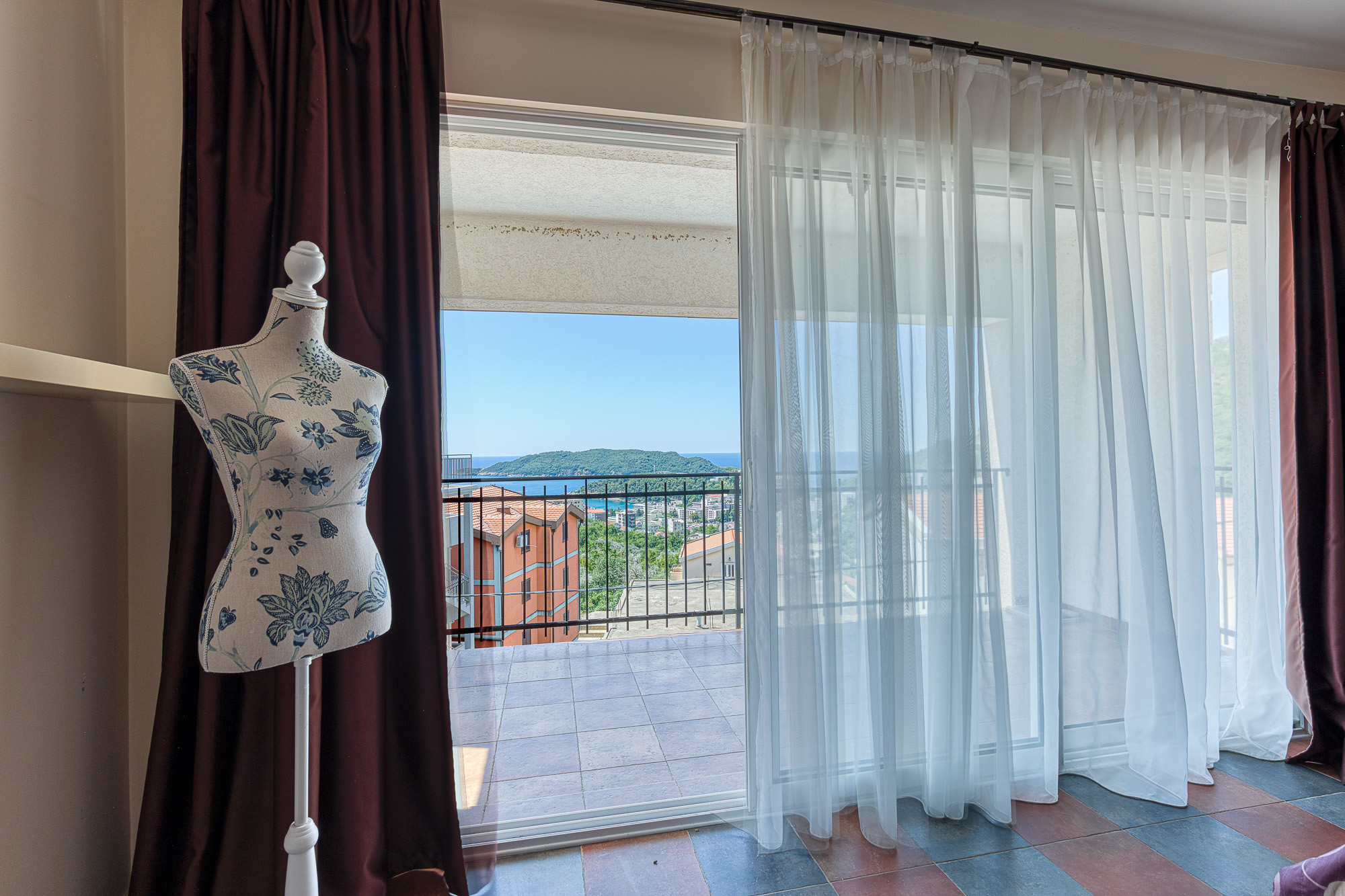 Sea view villa in Becici