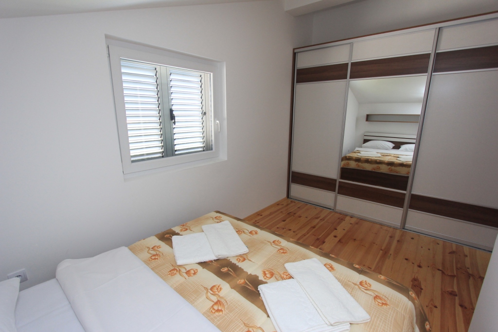 Villa with pool in Budva