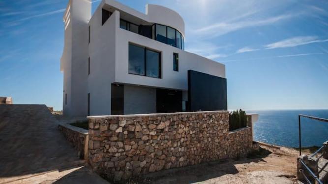 An exclusive villa with wonderful sea view in Krimovica