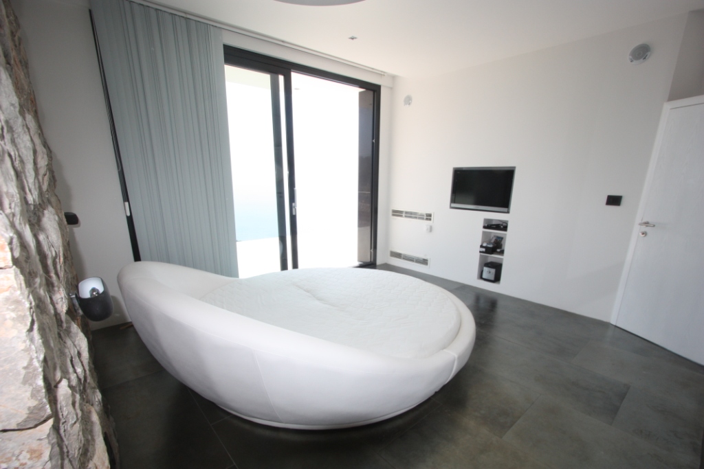 An exclusive villa with wonderful sea view in Krimovica