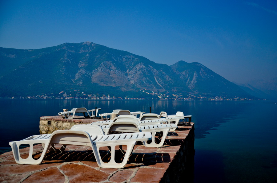 Apartments in six apartment house in Kotor