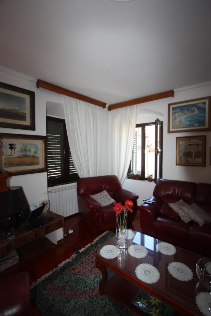 Apartment with three bedrooms in old town of Kotor