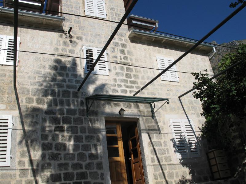 Two houses in Morinj with sea view