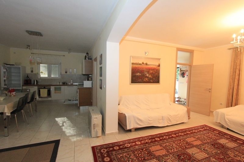 Two houses in Morinj with sea view