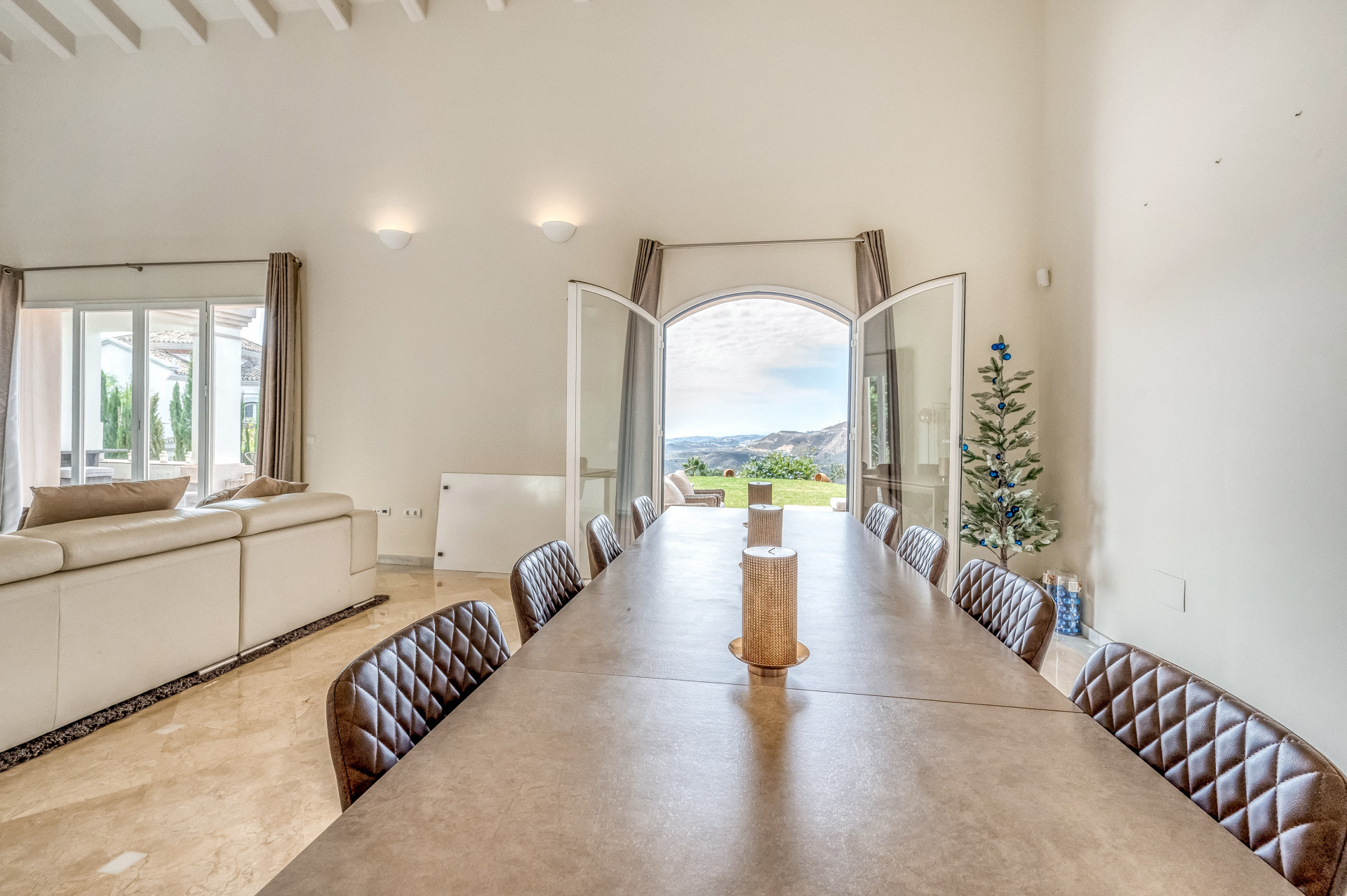 4 bedroom Villa in Istan, Malaga, Spain – 464-00456P