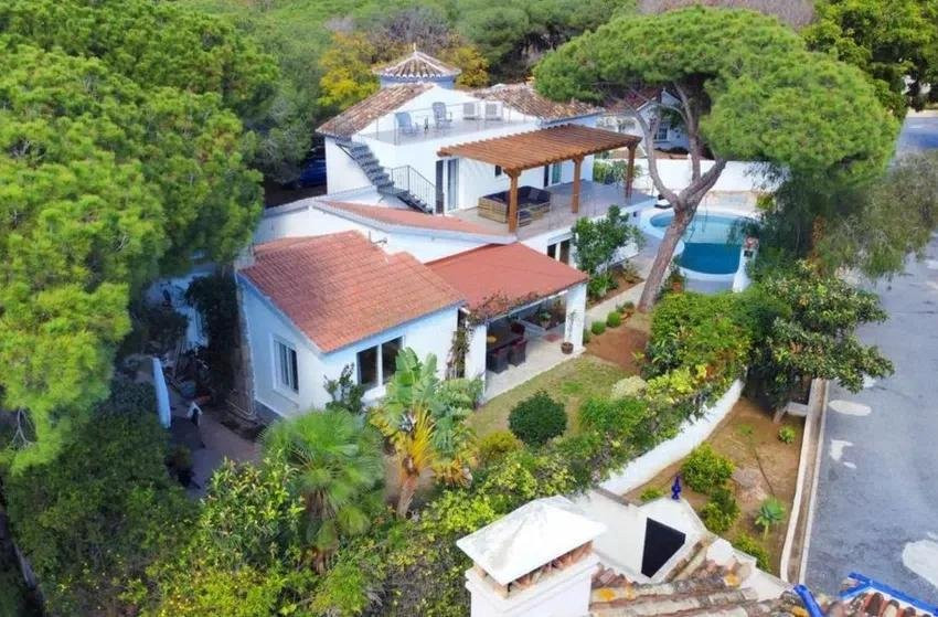 4 bedroom Villa in Marbella, Malaga, Spain – 428-05221P