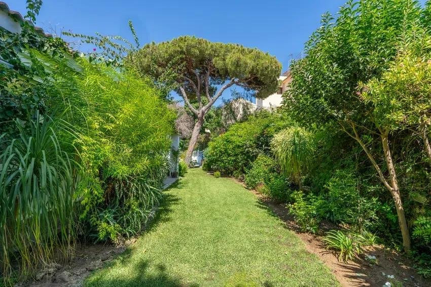 4 bedroom Villa in Marbella, Malaga, Spain – 428-05221P