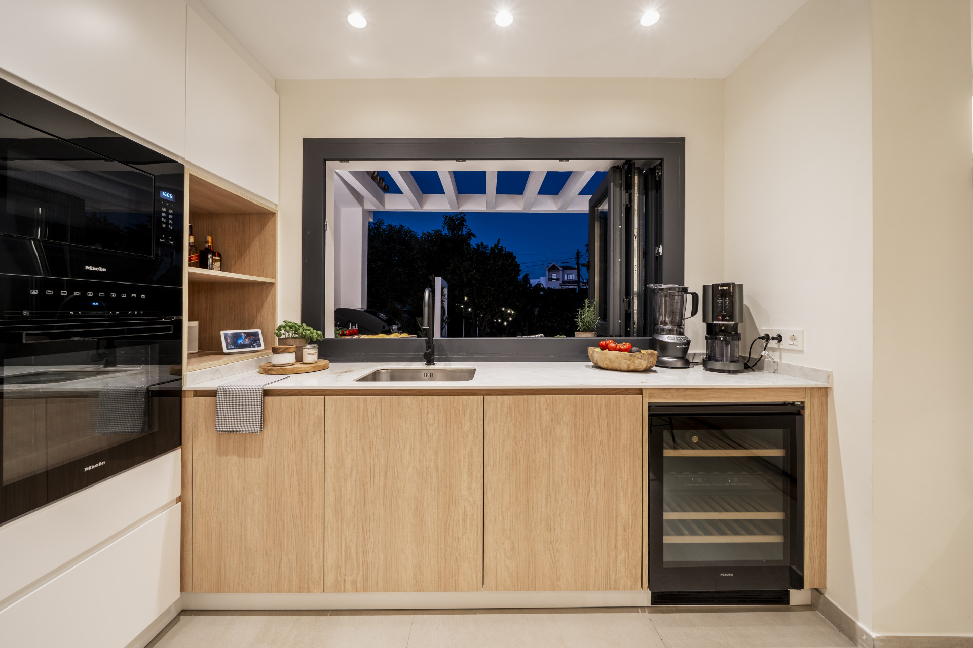 5 bedroom Villa in San Pedro De Alcantara, Malaga, Spain – 428-05222D