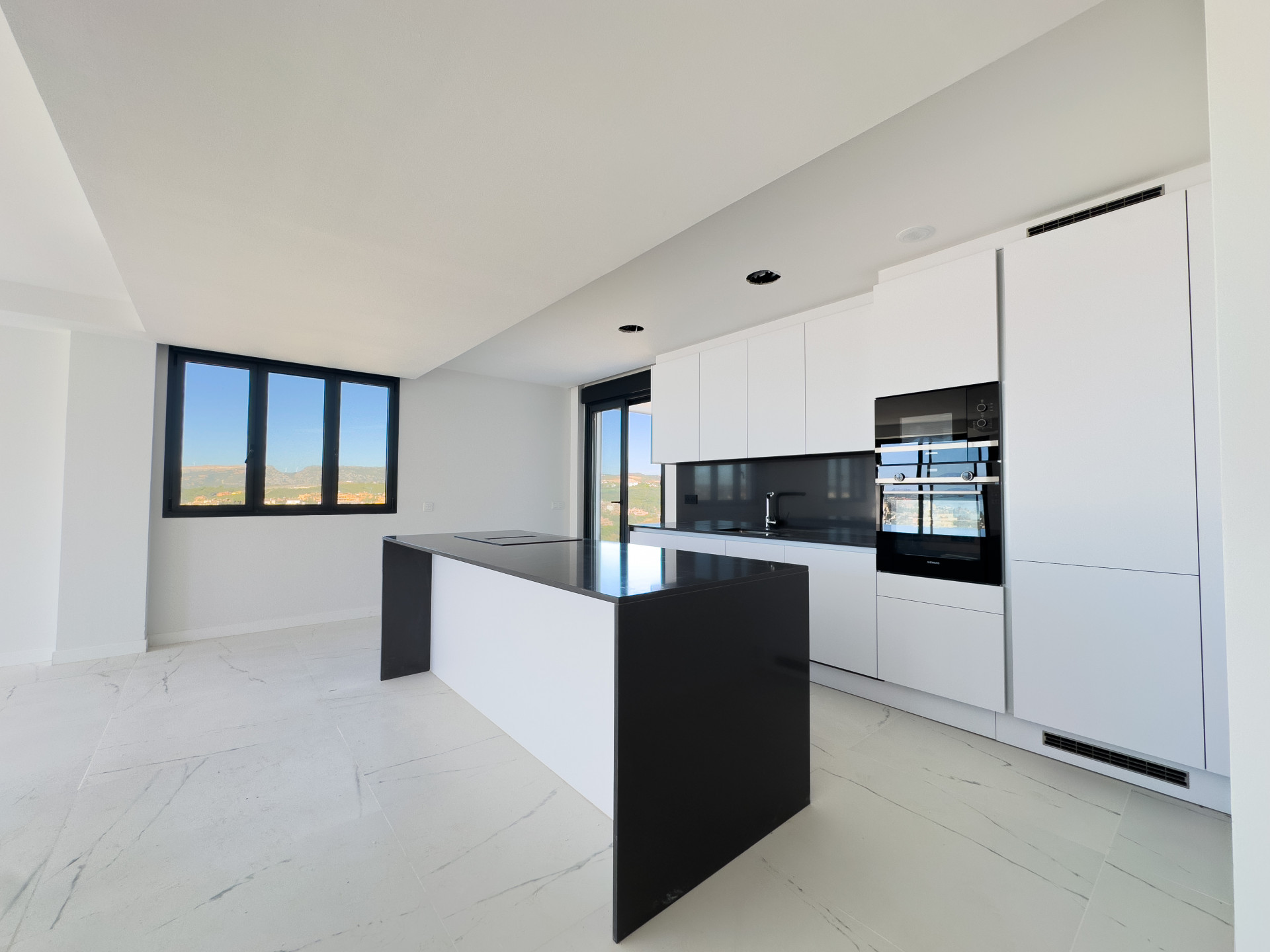 2 bedroom Apartment in Casares, Malaga, Spain – 428-05230P