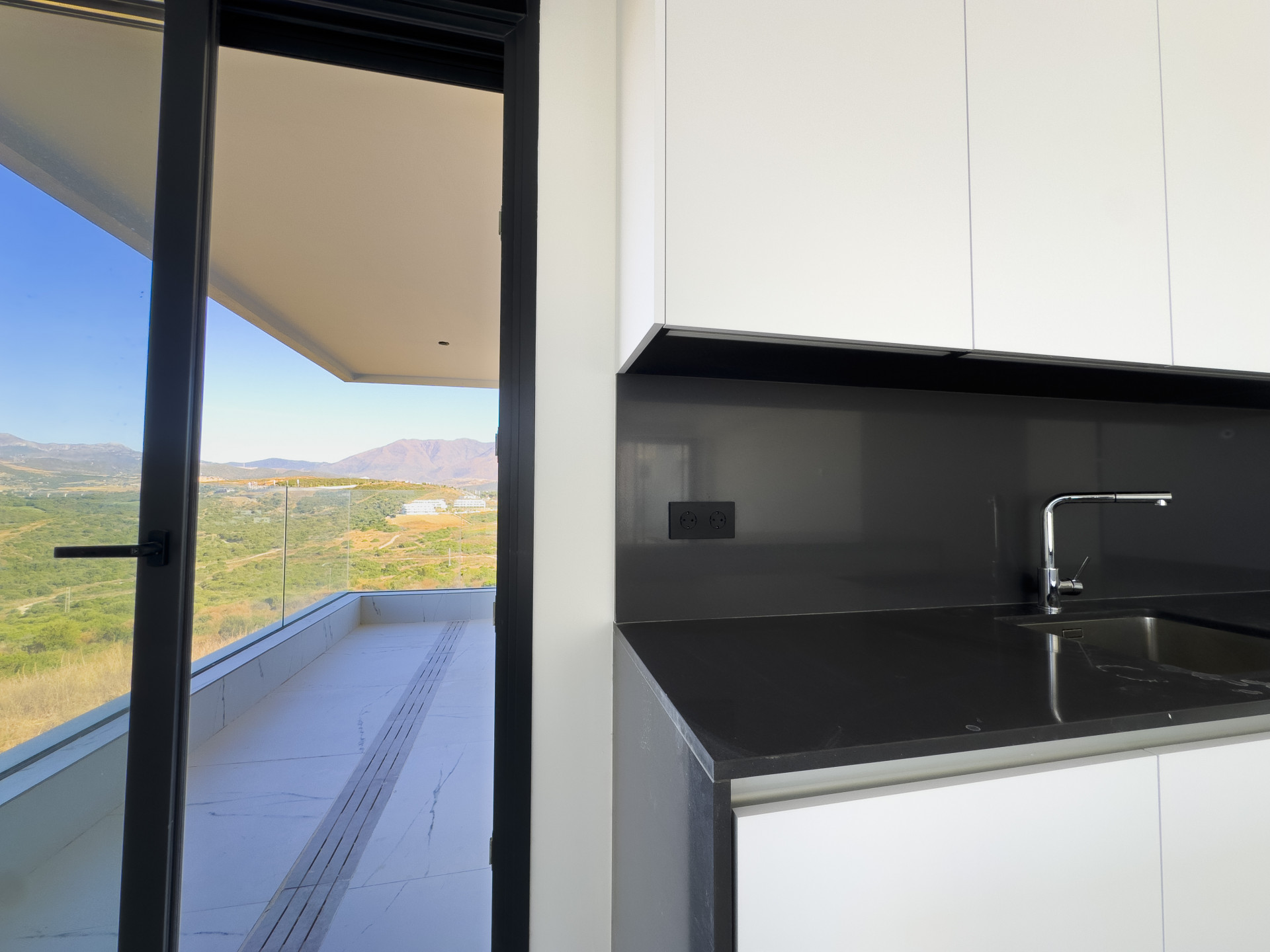 2 bedroom Apartment in Casares, Malaga, Spain – 428-05230P