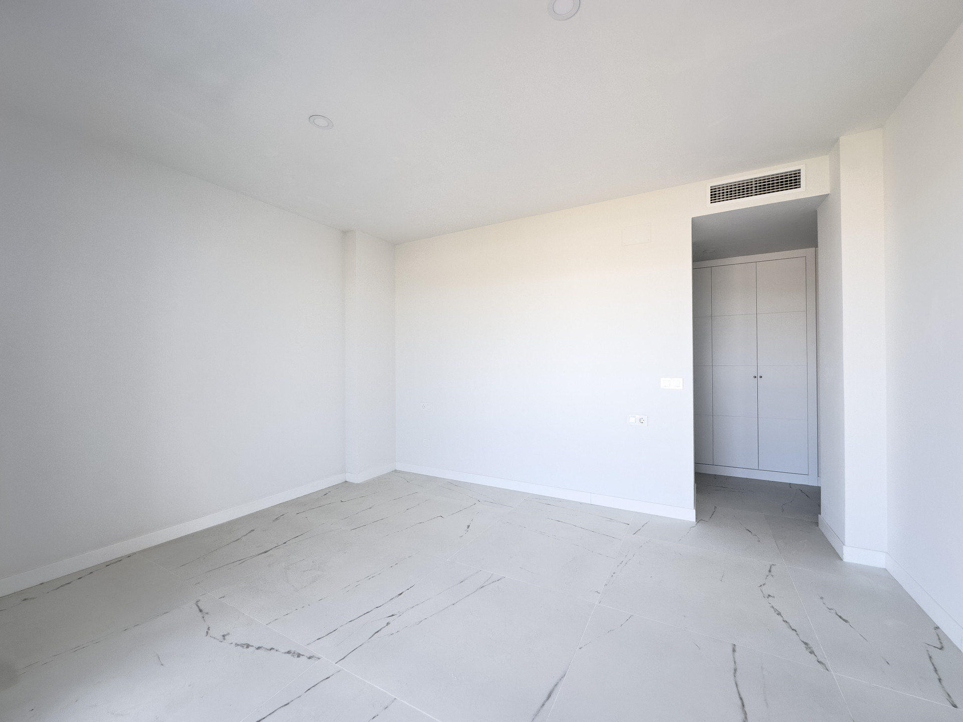 2 bedroom Apartment in Casares, Malaga, Spain – 428-05230P