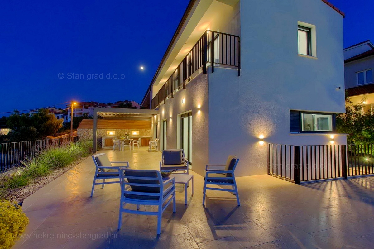 4 bedroom villa in Vrbnik, Croatia – 102776