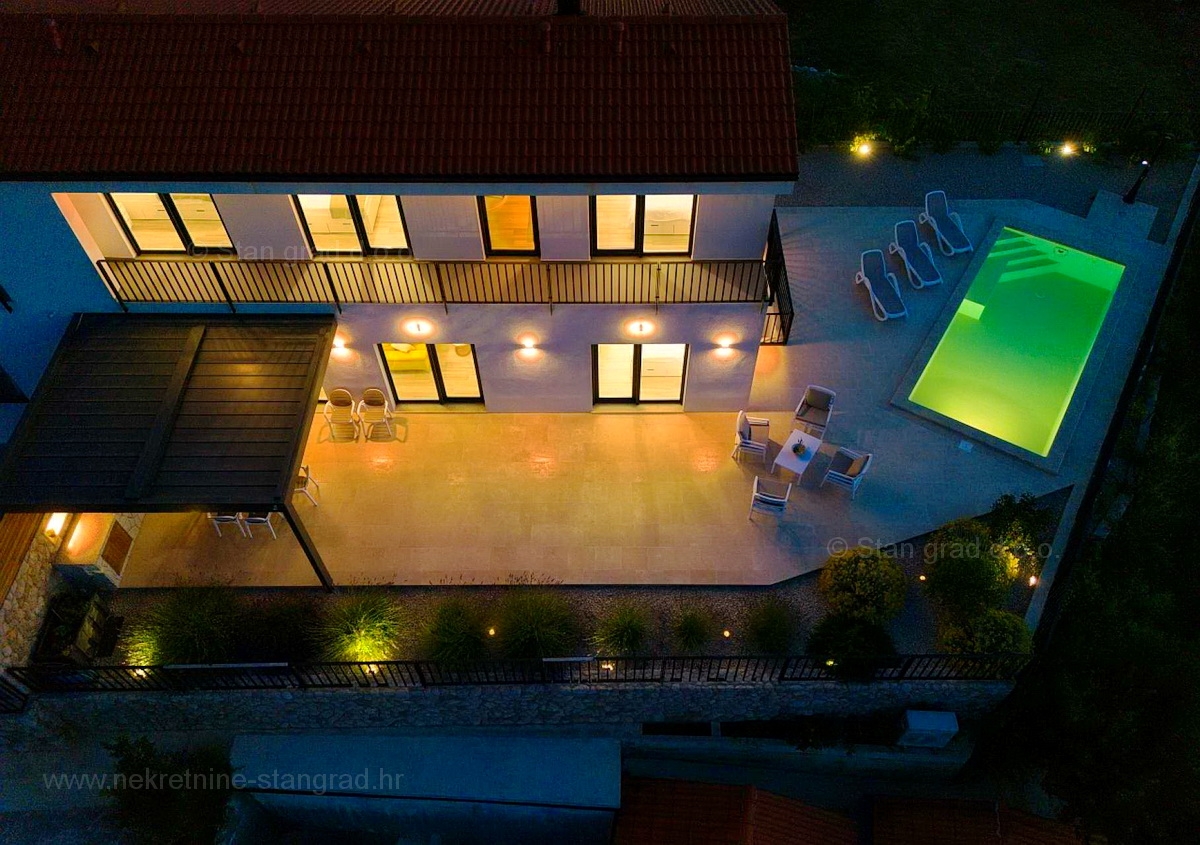 4 bedroom villa in Vrbnik, Croatia – 102776