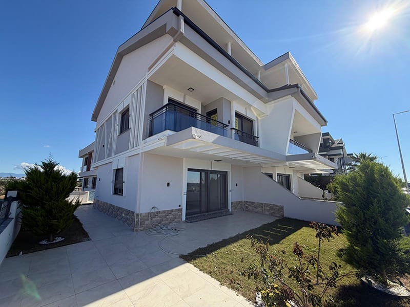 Row of three Villas in Altinkum – TC1944