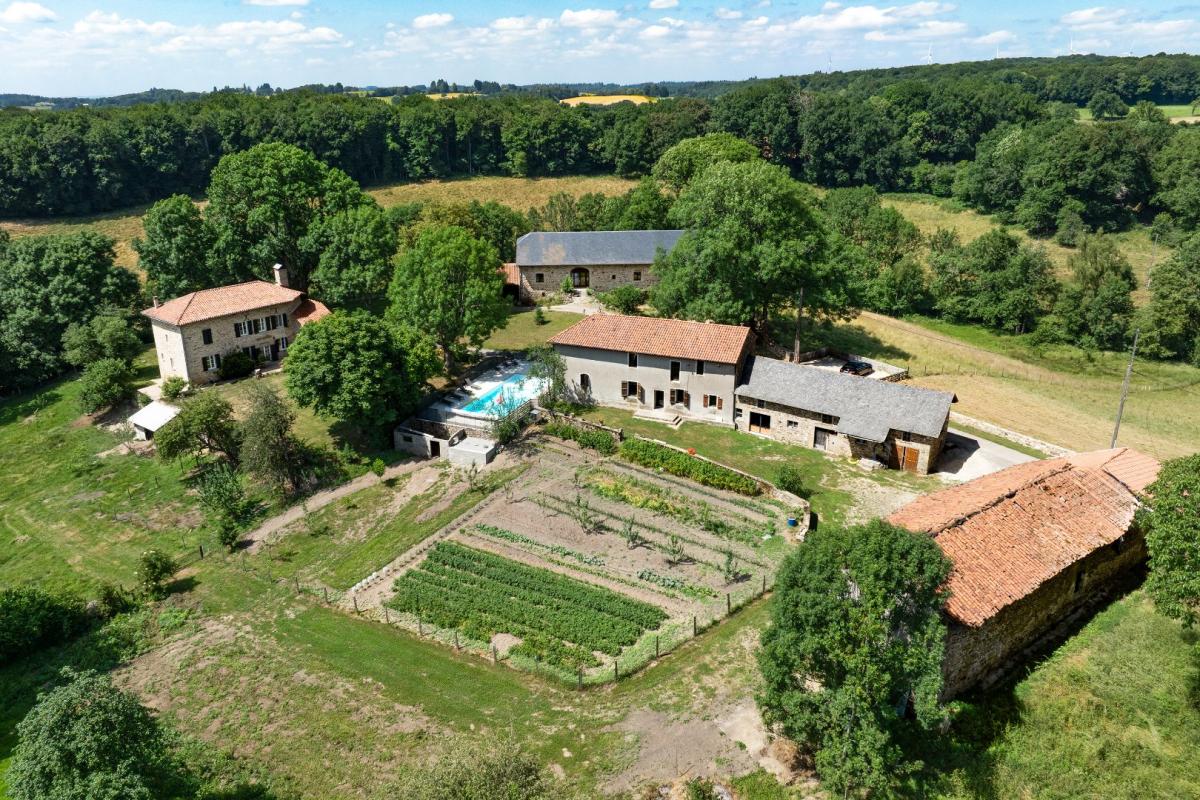9 bedroom maison in 30 Km Ne De Figeac, Lot, France