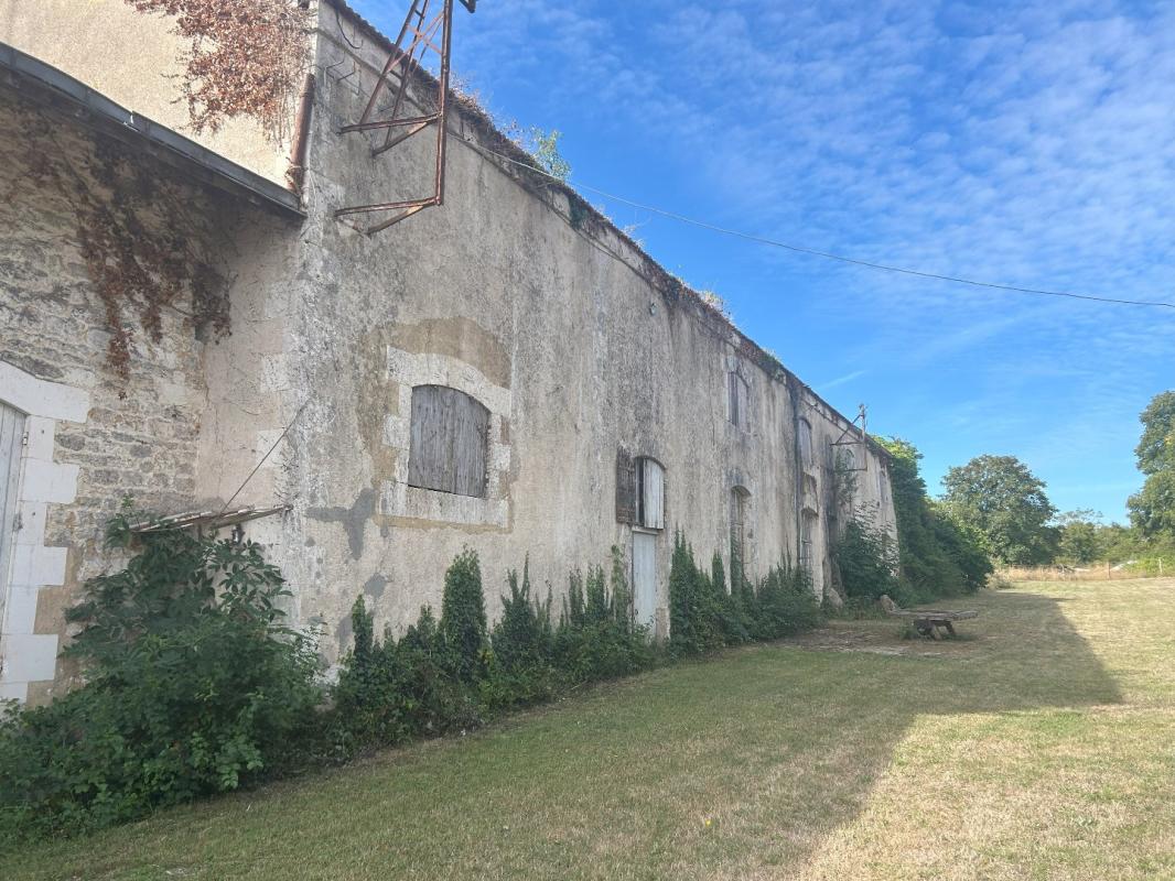 immeuble in Port D’envaux, Charente-Maritime, France