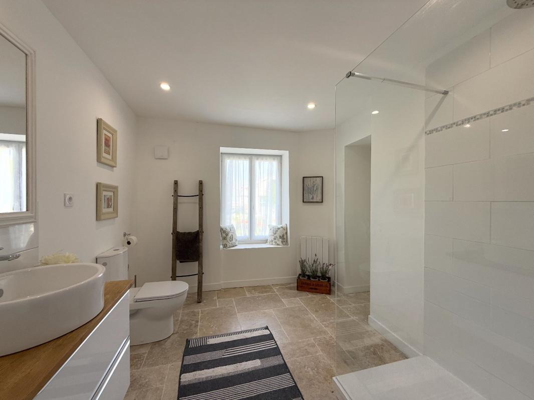 3 bedroom maison in Aubeterre Sur Dronne, Charente, France