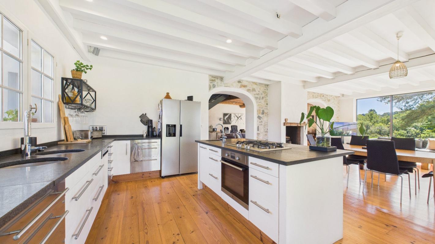 7 bedroom maison in Bardos, Pyrénées-Atlantiques, France