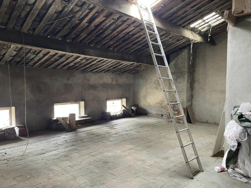 3 bedroom t6 et plus in Saint Ambroix, Gard, France