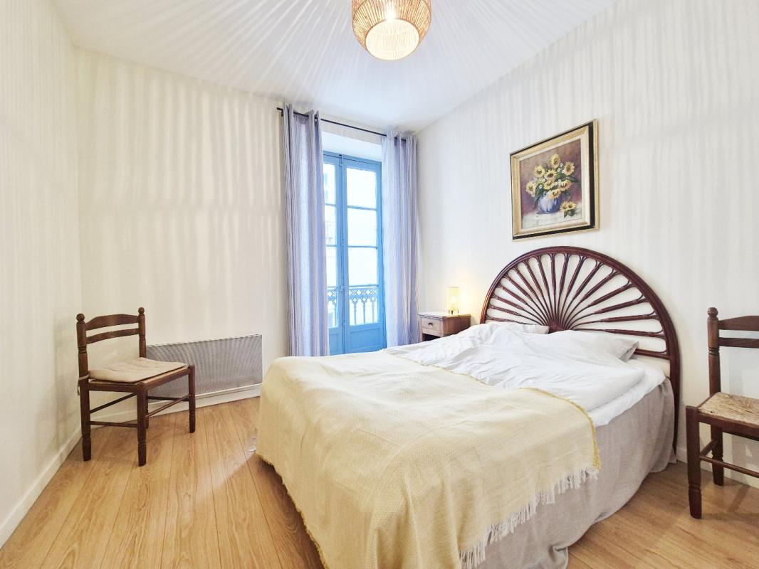 3 bedroom appartement renove in Beziers, Hérault, France