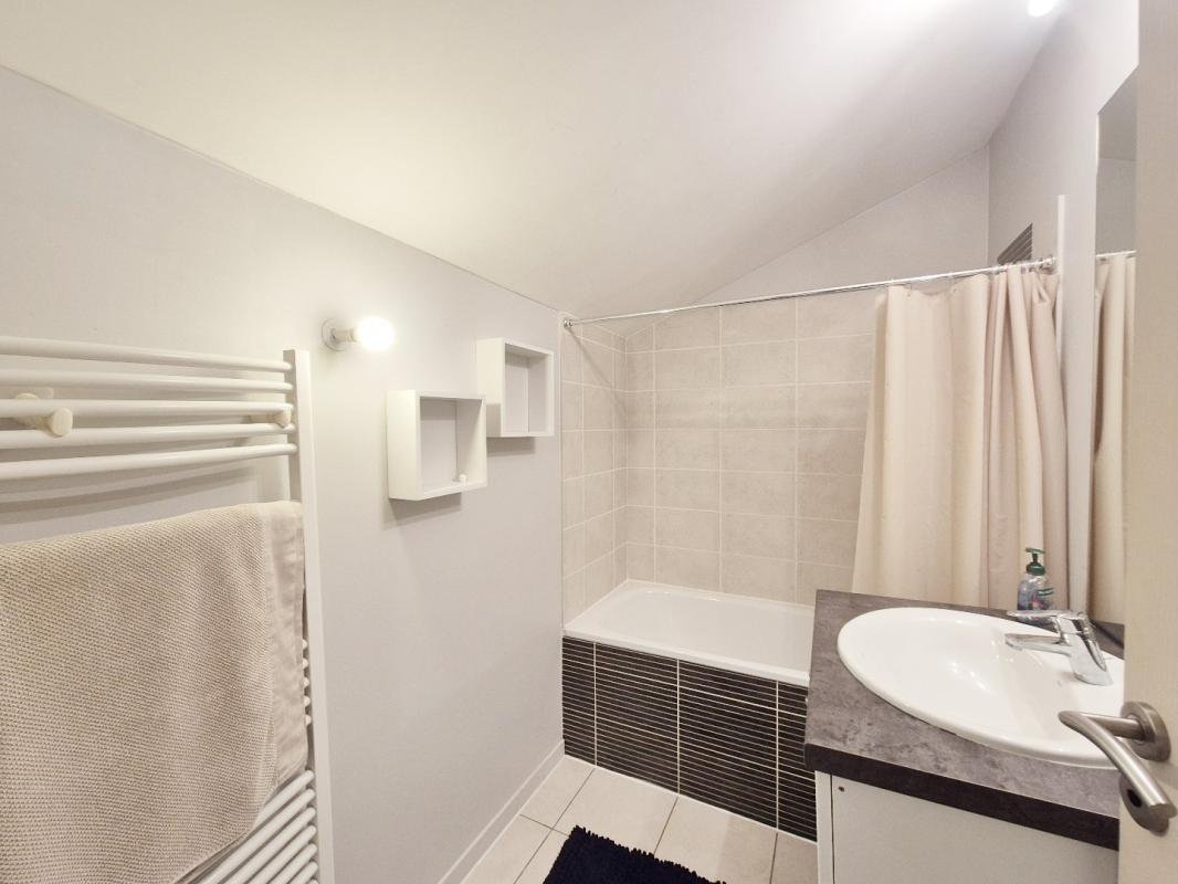 3 bedroom appartement renove in Beziers, Hérault, France