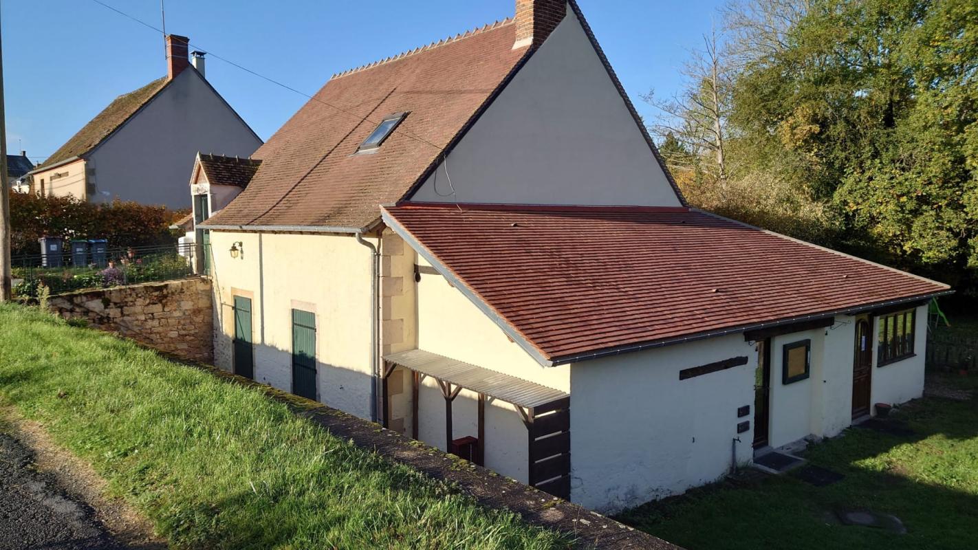 3 bedroom propriete in Saint Jeanvrin, Cher, France
