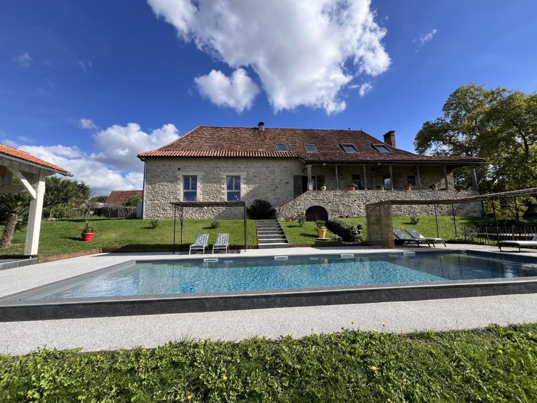 5 bedroom demeure in 10 Km De Figeac, Lot, France