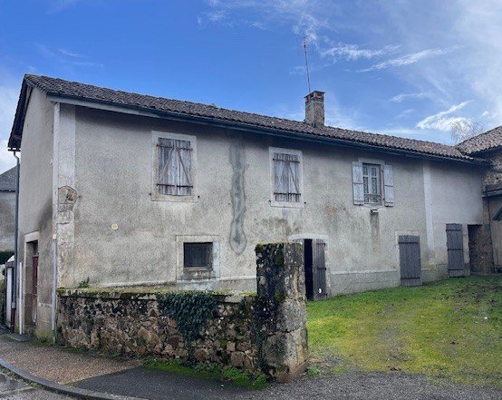 2 bedroom maison de village in Vayres, Haute-Vienne, France