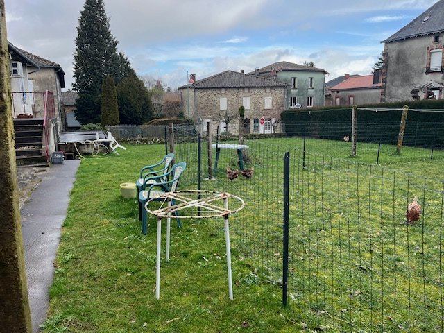 2 bedroom maison de village in Vayres, Haute-Vienne, France