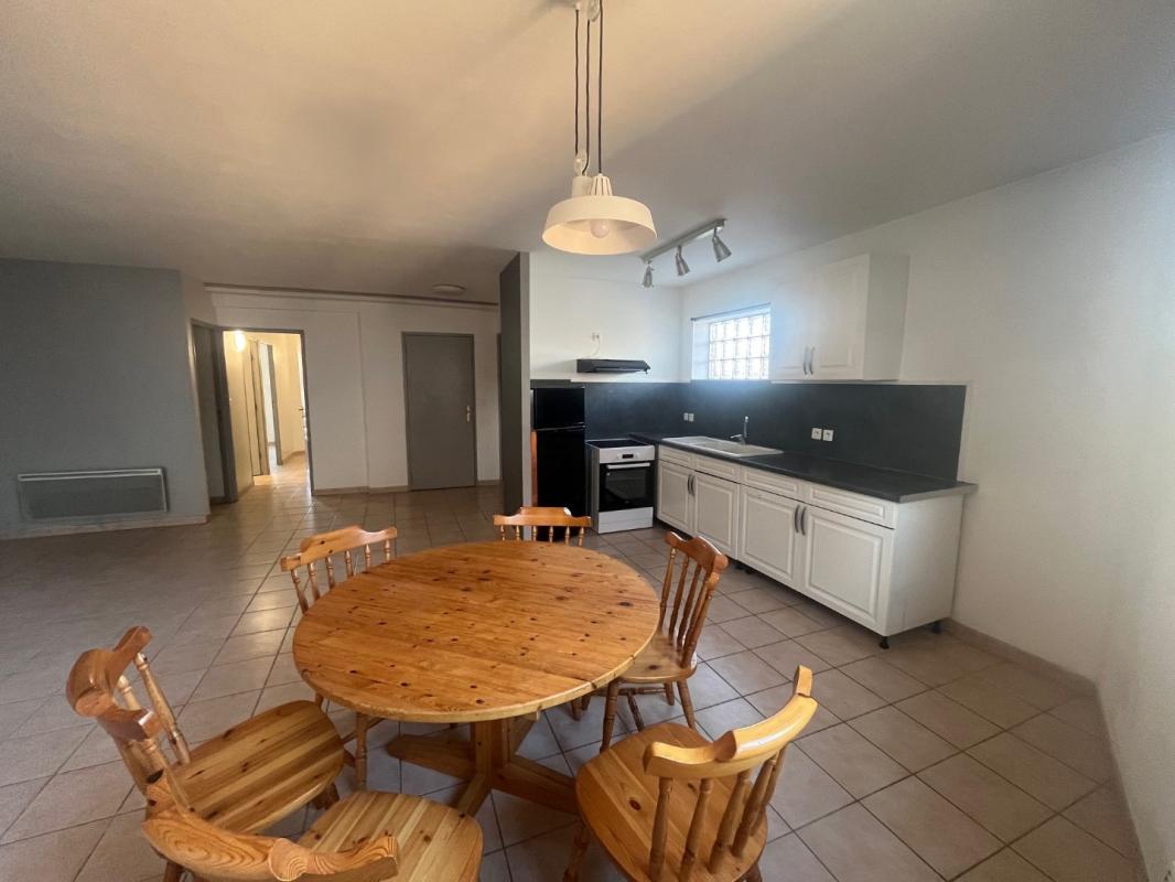 2 bedroom t3 in Orange, Vaucluse, France