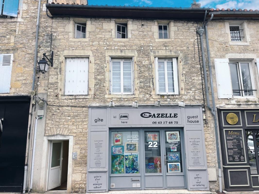 3 bedroom propriete in Ruffec, Charente, France