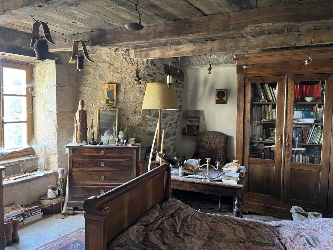 2 bedroom maison a renover in Viazac, Lot, France