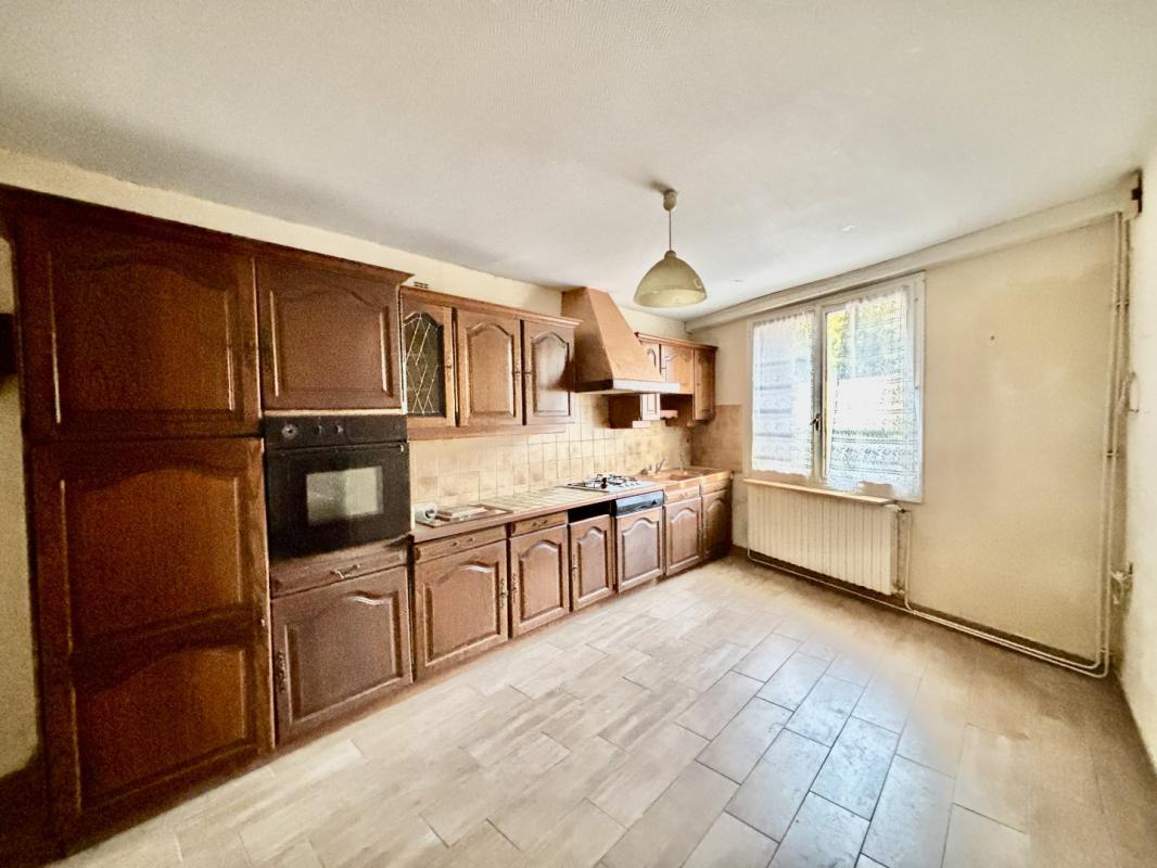 3 bedroom maison a renover in Ruffec, Charente, France