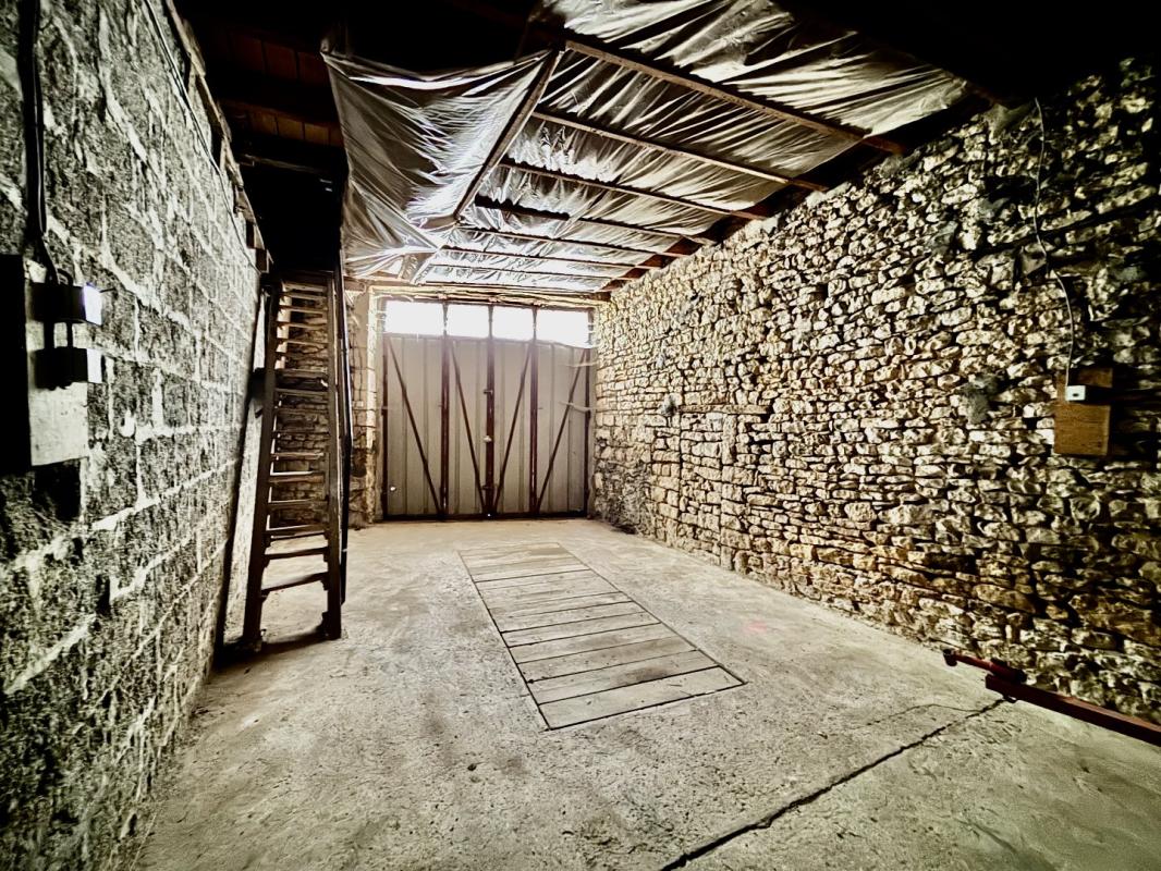 3 bedroom maison a renover in Ruffec, Charente, France