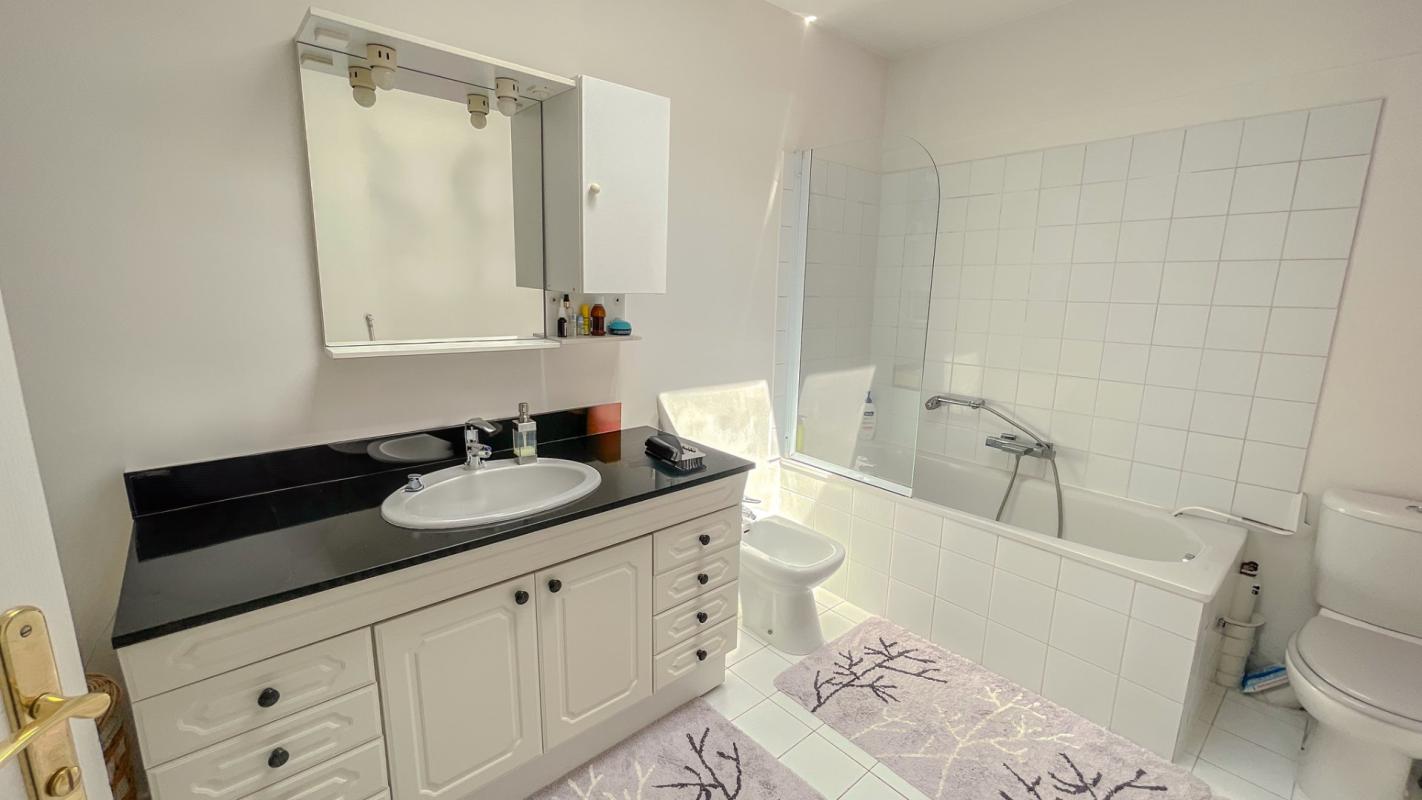 5 bedroom villa in Suresnes, Hauts-de-Seine, France