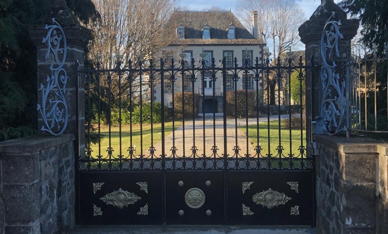 9 bedroom manoir in Mur De Barrez, Aveyron, France