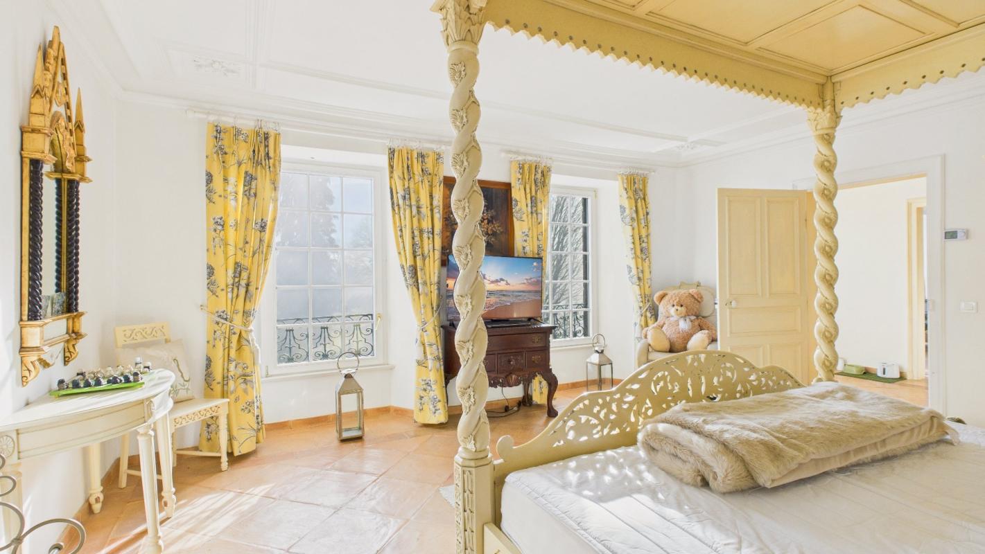 9 bedroom manoir in Mur De Barrez, Aveyron, France