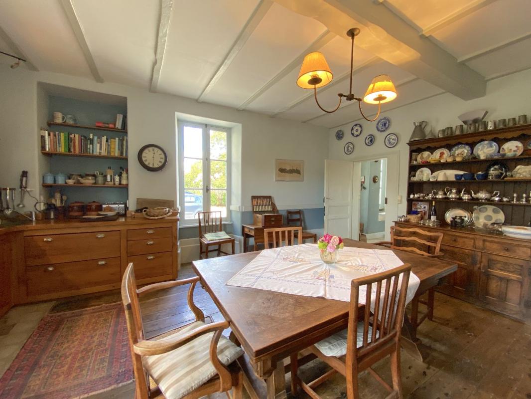 5 bedroom maison situee en campagne in Aubeterre Sur Dronne, Charente, France