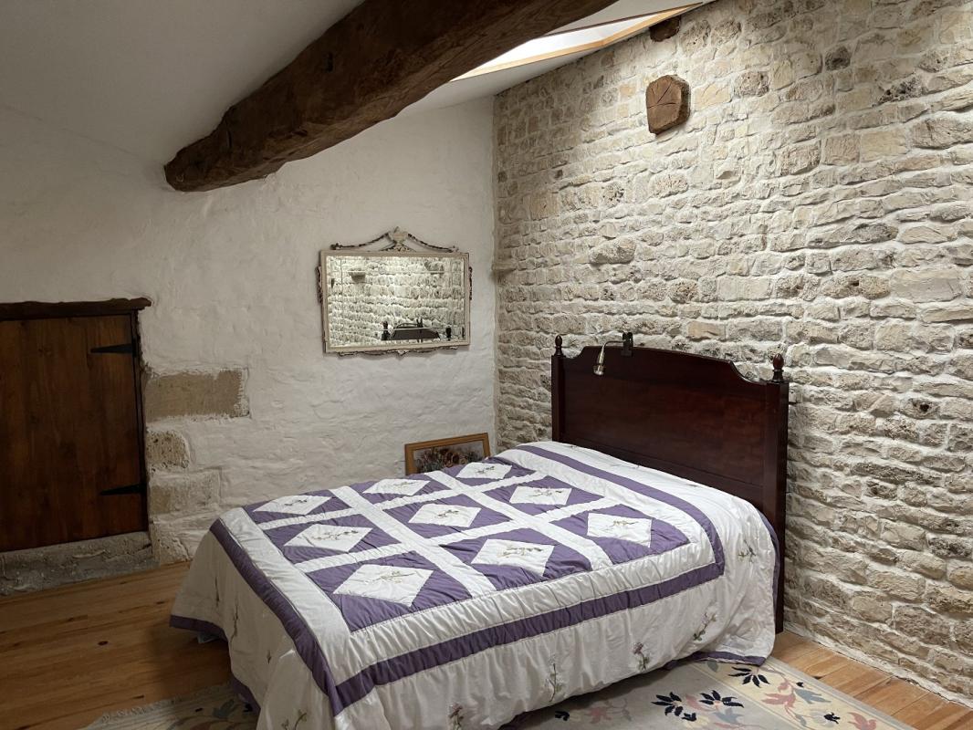 5 bedroom maison en pierres in Saint Mande Sur Bredoire, Charente-Maritime, France