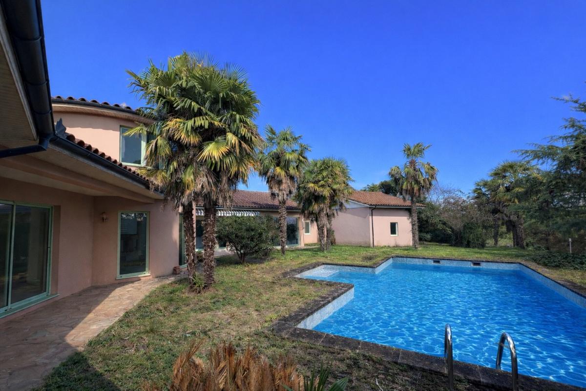 4 bedroom maison d’architecte in Capdenac, Lot, France