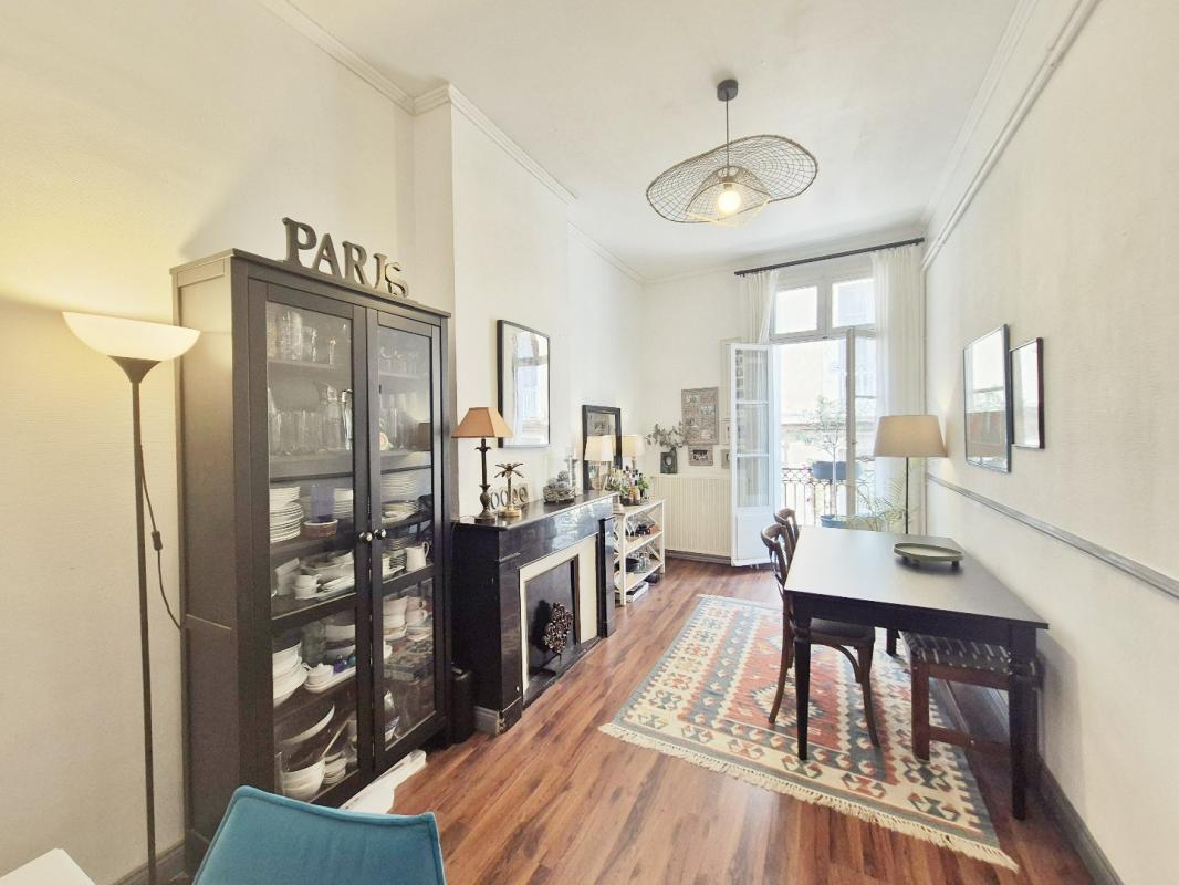 2 bedroom appartement bourgeois in Beziers, Hérault, France