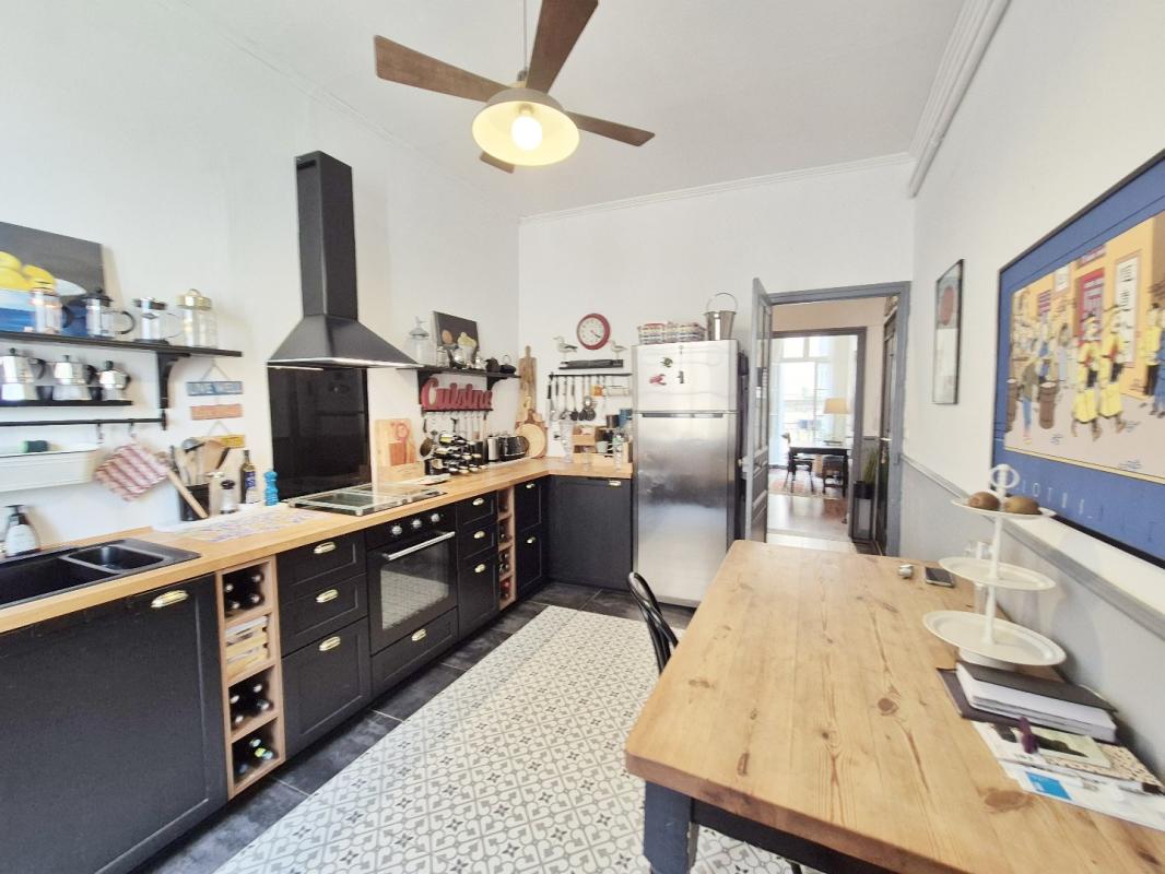 2 bedroom appartement bourgeois in Beziers, Hérault, France