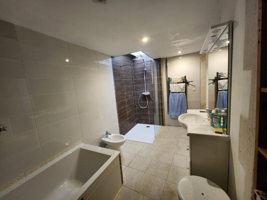 6 bedroom maison in Confolens, Charente, France