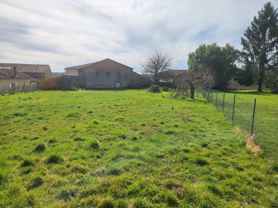 2 bedroom maison in Brillac, Charente, France