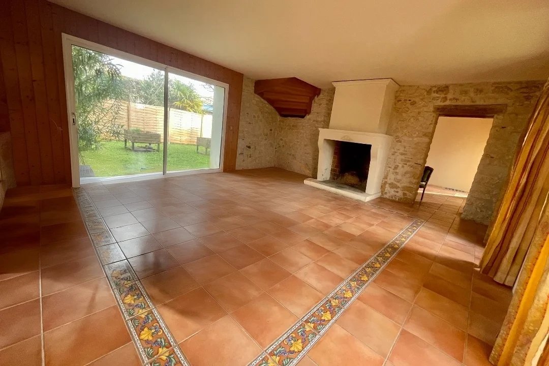 6 bedroom longere in La Tremblade, Charente-Maritime, France