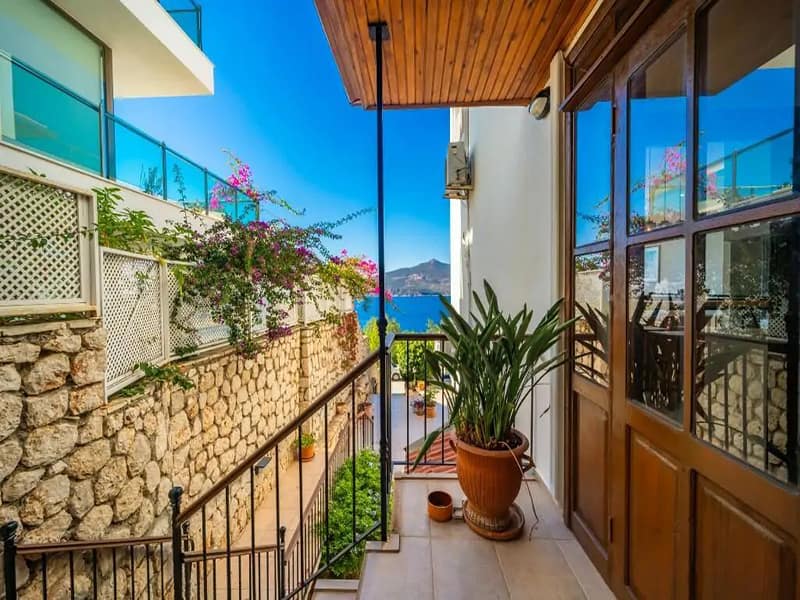 Prime location sea view apartment in stunning Kalkan – TC1940