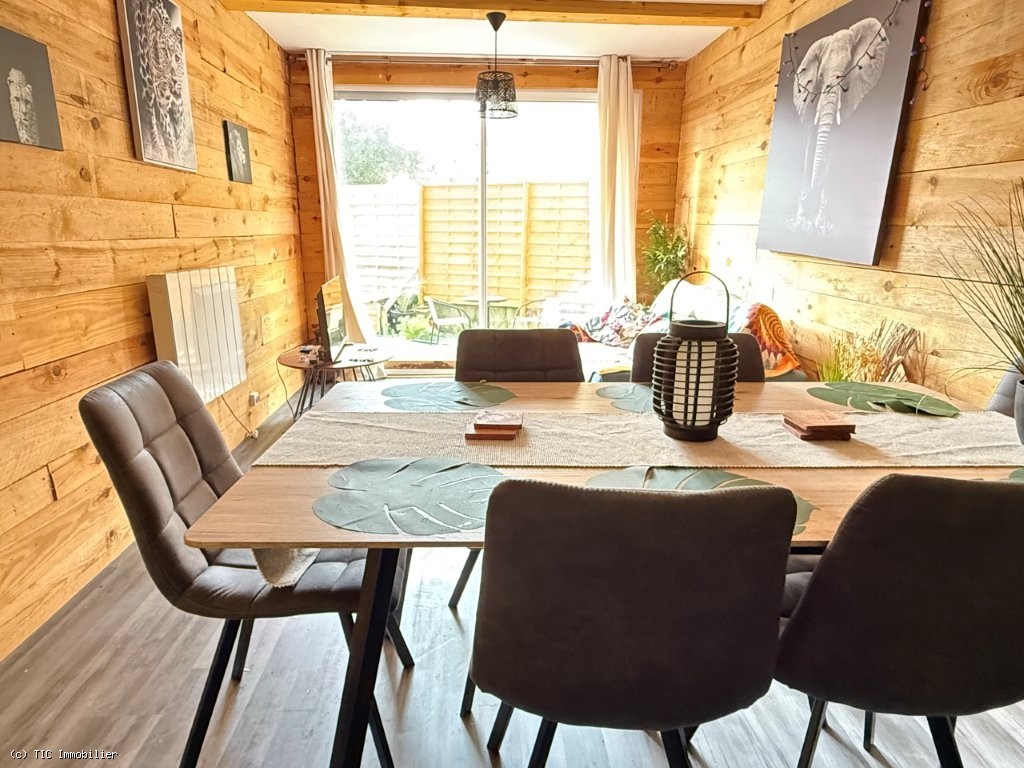 3 bedroom House in Ruffec, France – r7429