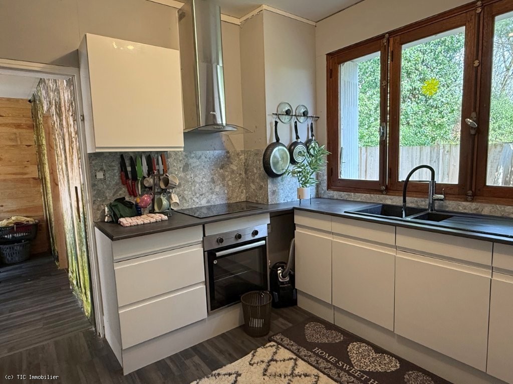 3 bedroom House in Ruffec, France – r7429