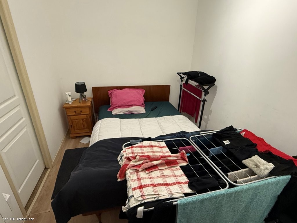 2 bedroom House in Ruffec, France – r7427