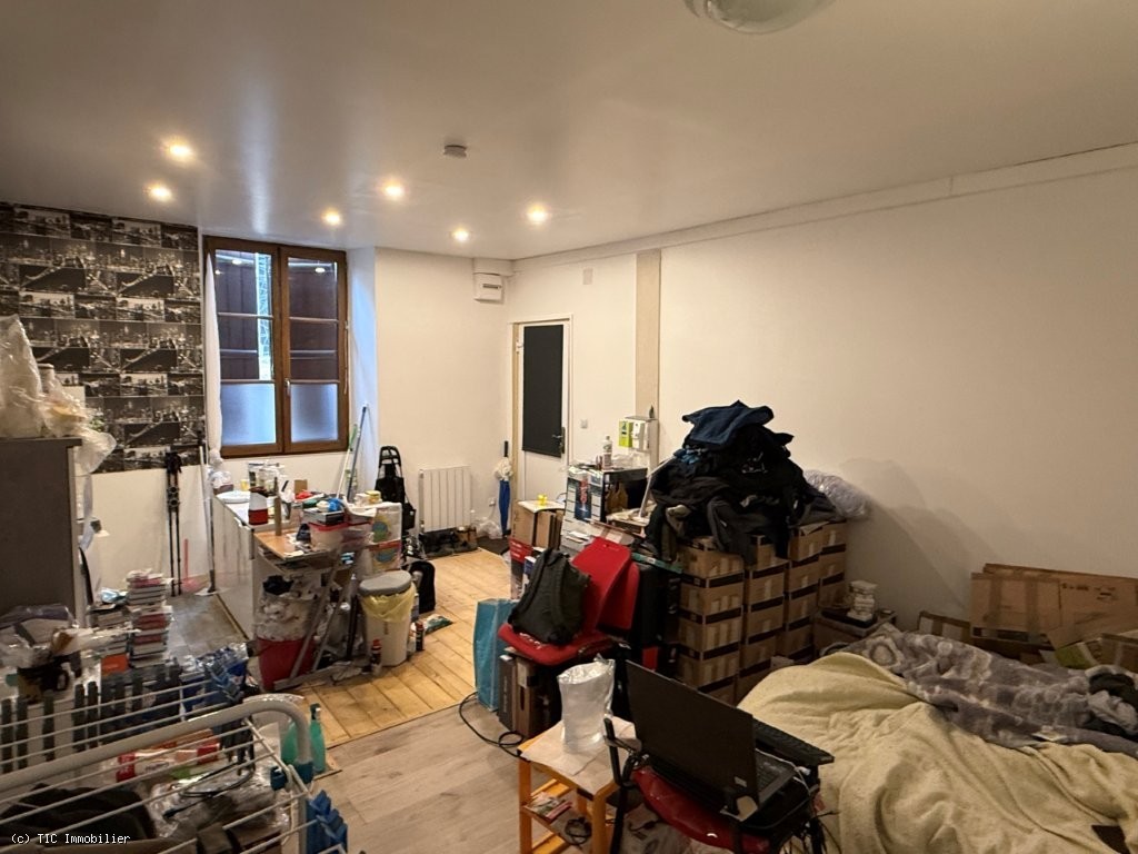 2 bedroom House in Ruffec, France – r7427